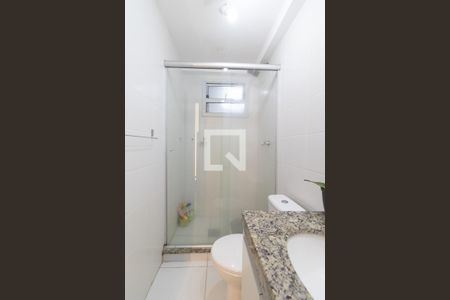 Banheiro Social de apartamento à venda com 3 quartos, 72m² em Teresópolis, Porto Alegre