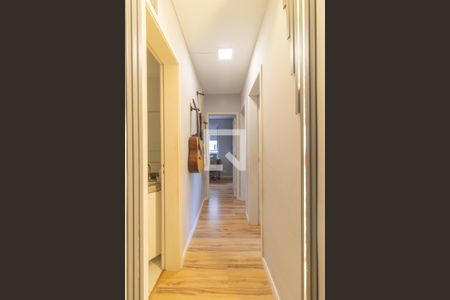 Corredor de apartamento à venda com 3 quartos, 72m² em Teresópolis, Porto Alegre