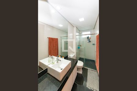 Banheiro da Suíte de apartamento à venda com 3 quartos, 180m² em Coração Eucarístico, Belo Horizonte