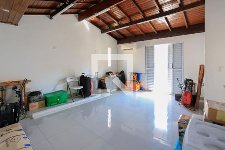 Garagem de casa à venda com 6 quartos, 250m² em Vila Lageado, São Paulo