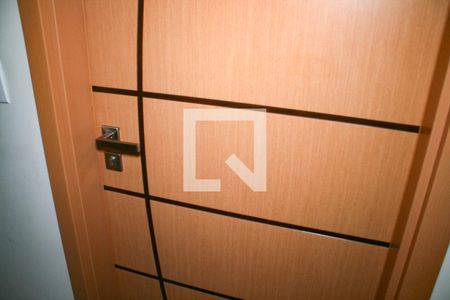 Sala de apartamento para alugar com 2 quartos, 85m² em Guilhermina, Praia Grande