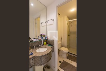 Banheiro Social de apartamento à venda com 2 quartos, 44m² em Campo Belo, São Paulo