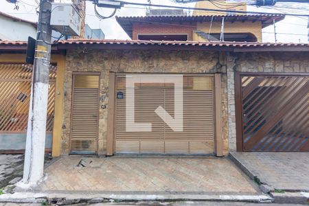 Fachada de casa à venda com 4 quartos, 220m² em Vila Osasco, Osasco