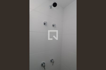 Banheiro de kitnet/studio para alugar com 1 quarto, 28m² em Pinheiros, São Paulo