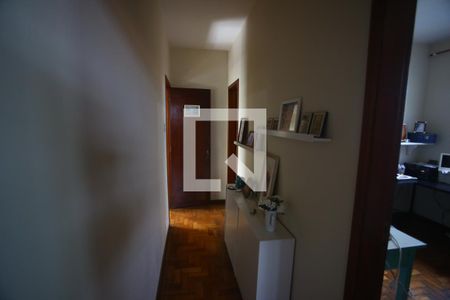 Corredor de casa à venda com 4 quartos, 190m² em Glalija, Belo Horizonte