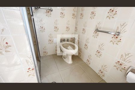 Banheiro de casa à venda com 4 quartos, 100m² em Vila Guaca, São Paulo