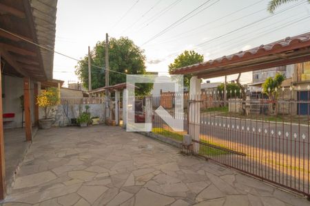Garagem de casa à venda com 4 quartos, 220m² em Guajuviras, Canoas