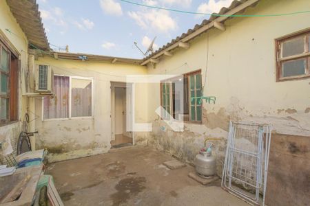 Quintal de casa à venda com 4 quartos, 220m² em Guajuviras, Canoas