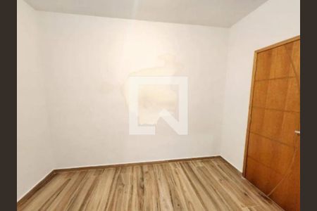 Casa à venda com 3 quartos, 131m² em Vila Carrão, São Paulo