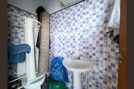 Banheiro de serviço de casa à venda com 3 quartos, 270m² em Jardim Novo Horizonte, Valinhos