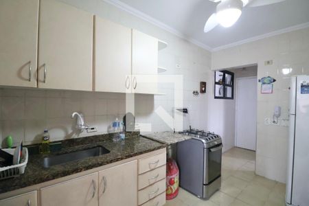 Cozinha de apartamento para alugar com 3 quartos, 135m² em Parque Enseada, Guarujá