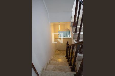 Escada de casa à venda com 3 quartos, 240m² em Vila Constança, São Paulo