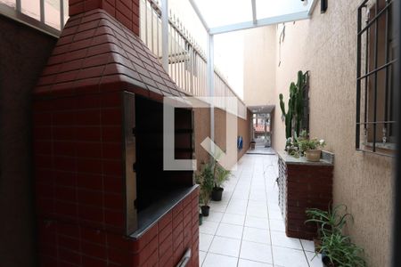 Corredor Lateral de casa à venda com 3 quartos, 200m² em Jardim Tiete, São Paulo