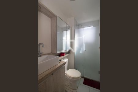 Banheiro de apartamento à venda com 2 quartos, 60m² em Ipanema, Porto Alegre