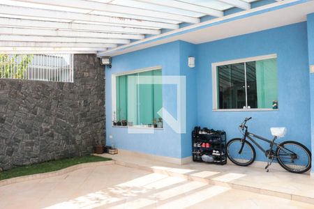 Fachada de casa à venda com 4 quartos, 158m² em Vila Campo Grande, São Paulo