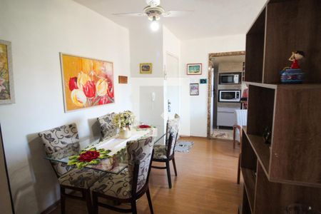 Sala de apartamento à venda com 2 quartos, 52m² em Vila Nova, Porto Alegre