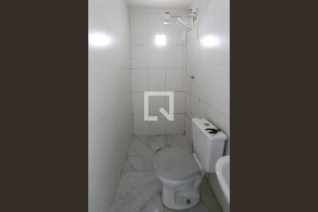 Banheiro de kitnet/studio para alugar com 1 quarto, 30m² em Quinta da Paineira, São Paulo