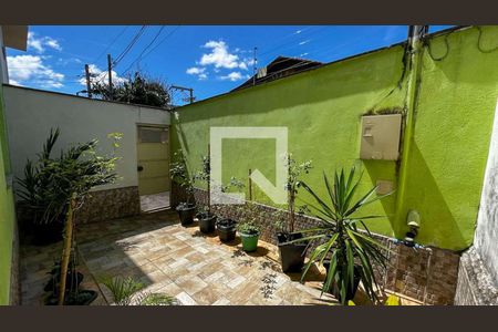 Casa à venda com 3 quartos, 152m² em Santa Efigênia, Belo Horizonte