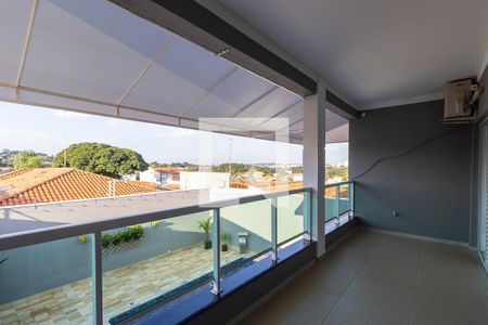 Varanda  de casa à venda com 3 quartos, 260m² em Taquaral, Campinas
