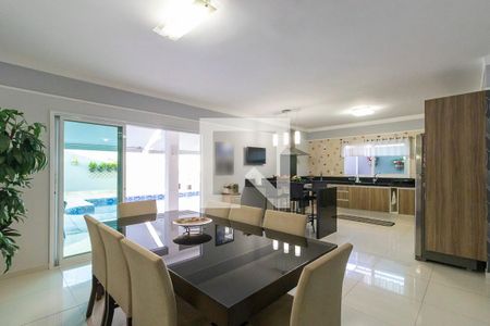 Sala de casa à venda com 3 quartos, 260m² em Taquaral, Campinas