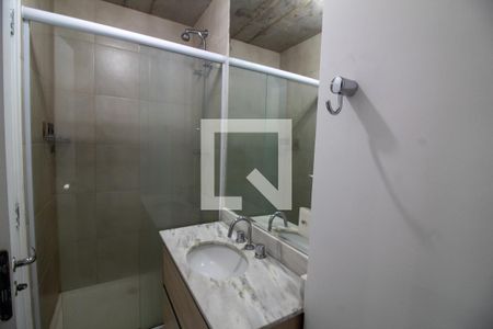 Banheiro de apartamento à venda com 1 quarto, 33m² em Santo Amaro, São Paulo