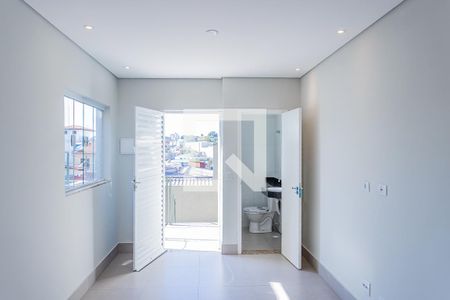 Sala e cozinha de casa para alugar com 2 quartos, 51m² em Jardim Santo Elias, São Paulo