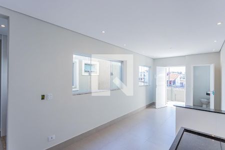 Sala e cozinha de casa para alugar com 2 quartos, 51m² em Jardim Santo Elias, São Paulo
