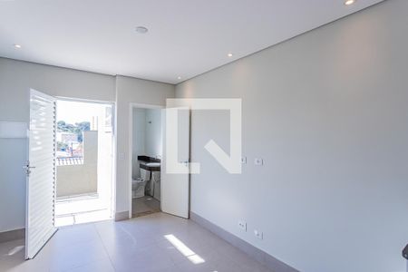 Sala e cozinha de casa para alugar com 2 quartos, 51m² em Jardim Santo Elias, São Paulo