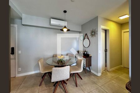 Sala de apartamento para alugar com 2 quartos, 72m² em Santo Amaro, São Paulo