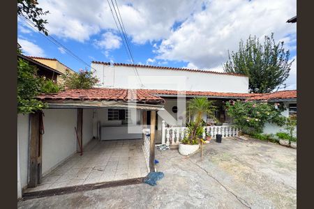 Fachada de casa à venda com 4 quartos, 370m² em Riacho das Pedras, Contagem