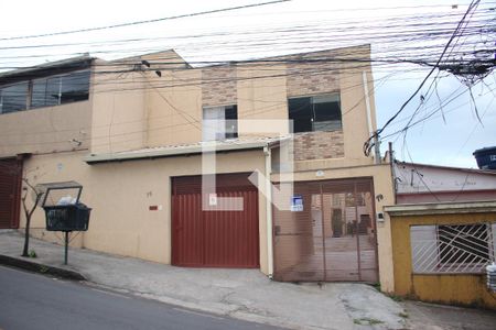 Fachada de casa à venda com 3 quartos, 110m² em Riacho das Pedras, Contagem