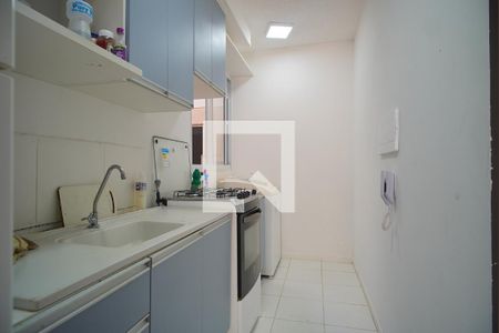 Cozinha de apartamento à venda com 2 quartos, 43m² em Rubem Berta, Porto Alegre