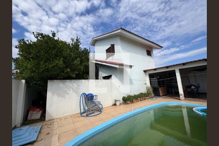 Piscina de casa à venda com 3 quartos, 200m² em Campestre, São Leopoldo