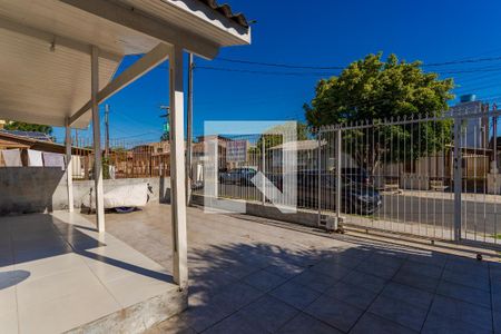 Quintal de casa à venda com 4 quartos, 99m² em Sarandi, Porto Alegre