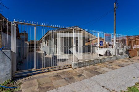 Fachada de casa à venda com 4 quartos, 99m² em Sarandi, Porto Alegre