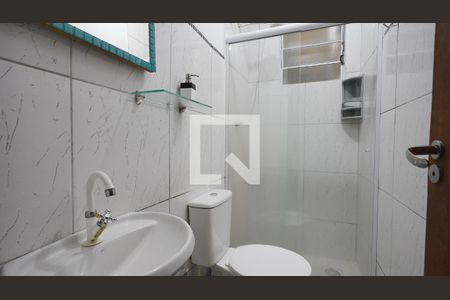 Banheiro de apartamento para alugar com 1 quarto, 31m² em Canto da Lagoa, Florianópolis