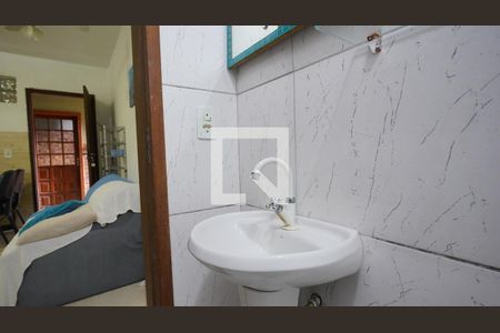 Banheiro de apartamento para alugar com 1 quarto, 31m² em Canto da Lagoa, Florianópolis