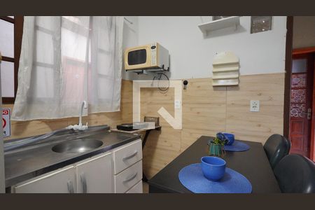 Sala/Cozinha de apartamento para alugar com 1 quarto, 31m² em Canto da Lagoa, Florianópolis