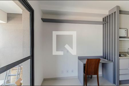 Sala/Quarto de kitnet/studio para alugar com 1 quarto, 24m² em Liberdade, São Paulo