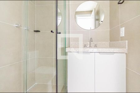 Banheiro de kitnet/studio para alugar com 1 quarto, 24m² em Liberdade, São Paulo