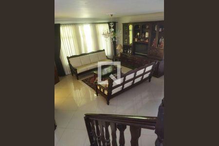 Casa à venda com 3 quartos, 220m² em Vila Carrão, São Paulo