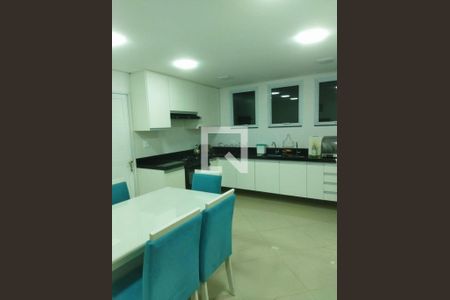 Casa à venda com 3 quartos, 220m² em Vila Carrão, São Paulo