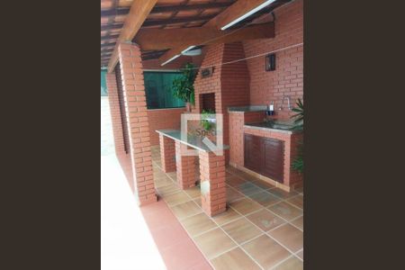 Casa à venda com 3 quartos, 220m² em Vila Carrão, São Paulo