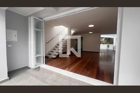 Casa à venda com 3 quartos, 240m² em Pompeia, São Paulo