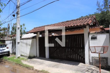 Fachada de casa à venda com 3 quartos, 450m² em Serra Grande, Niterói