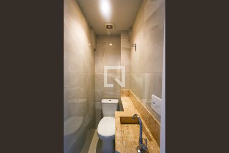 Lavabo de casa de condomínio para alugar com 2 quartos, 110m² em Campo Limpo, São Paulo