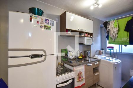 Cozinha de apartamento à venda com 2 quartos, 45m² em Vila Suzana, São Paulo