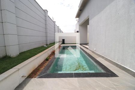 Piscina de casa de condomínio para alugar com 4 quartos, 218m² em Granja Marileusa, Uberlândia