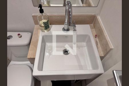 Lavabo de apartamento para alugar com 3 quartos, 100m² em Recreio dos Bandeirantes, Rio de Janeiro