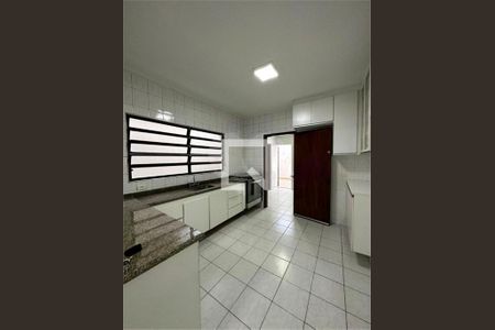 Casa à venda com 4 quartos, 180m² em Parque Sao Domingos, São Paulo